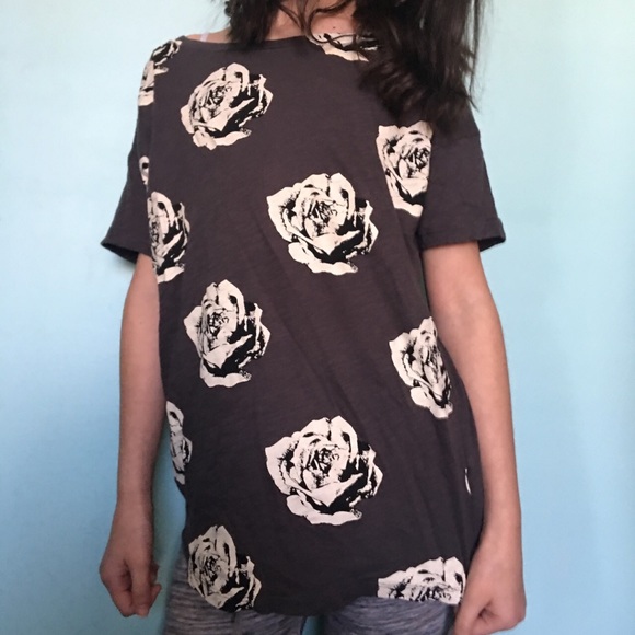 Grey flower printed tee - Picture 2 of 4